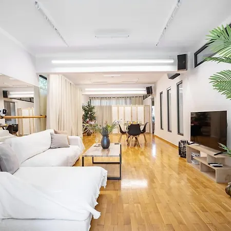 Апартаменты Loft By The Sea
